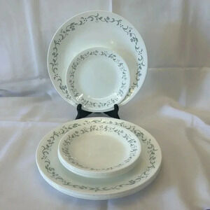 Corelle Country Cottage Dinnerware Service for 6 People - Set of 12 Plates